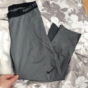 Cropped Nike Pro pants